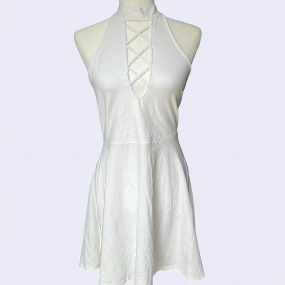 Elegant White Halter Dress - Picture 1 of 5